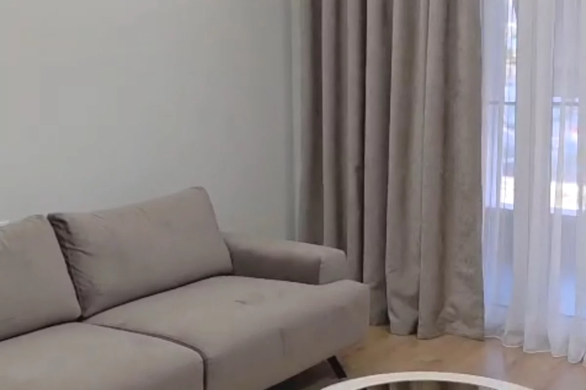 Shtepi ne shitje Apartament ne Tirane, 2+1, Mobilimi E mobiluar, Pagesa 320,000  Euro.
