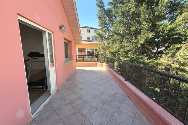 Shtepi me qera Shtepi Private ne Tirane, 5+1, Mobilimi Bosh, pa mobiluar, Pagesa 1,800  Euro.