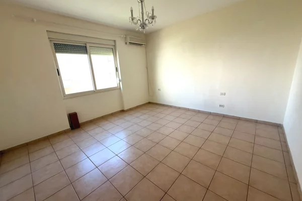 Shtepi me qera Shtepi Private ne Tirane, 5+1, Mobilimi Bosh, pa mobiluar, Pagesa 1,800  Euro.