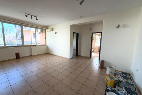 Shtepi me qera Shtepi Private ne Tirane, 5+1, Mobilimi Bosh, pa mobiluar, Pagesa 1,800  Euro.