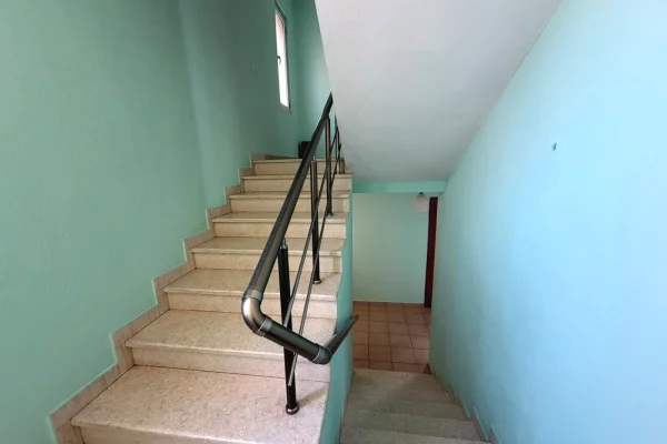 Shtepi me qera Shtepi Private ne Tirane, 5+1, Mobilimi Bosh, pa mobiluar, Pagesa 1,800  Euro.