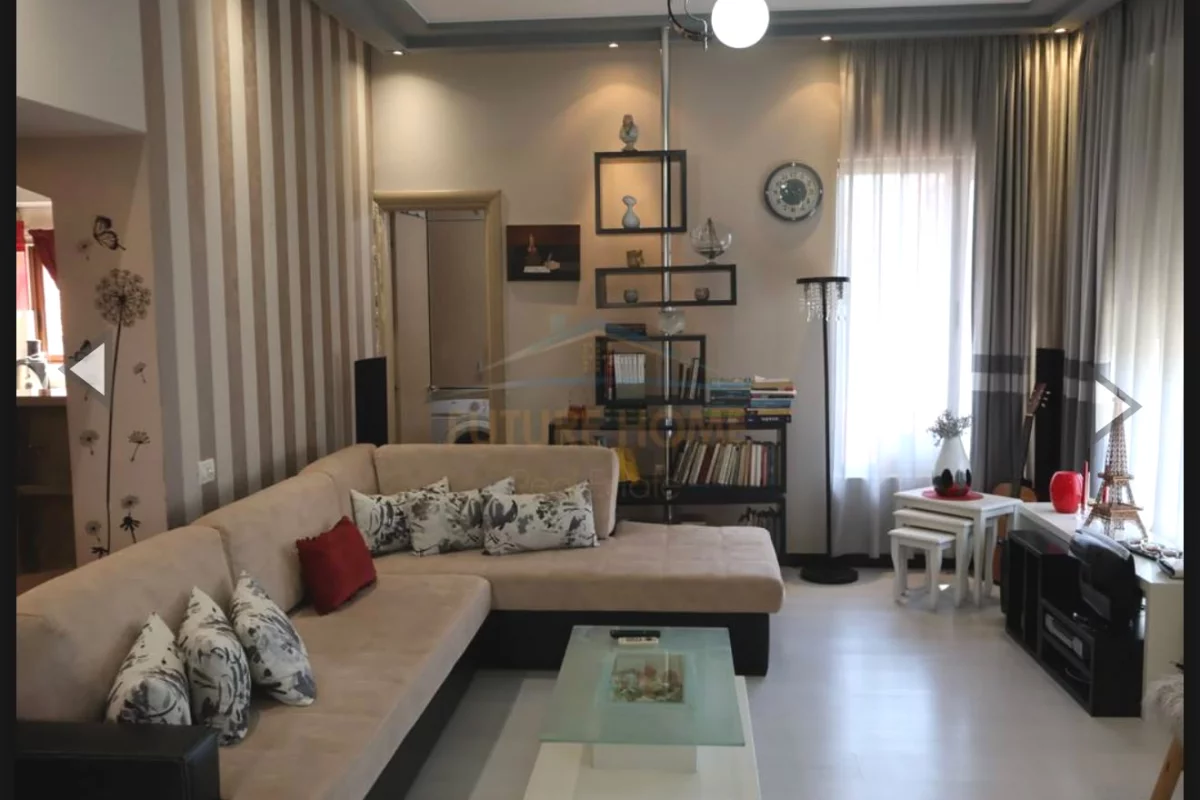 Shtepi me qera Apartament ne Tirane, 2+1, Mobilimi E mobiluar, Pagesa 700  Euro.