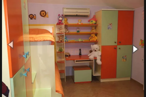 Shtepi me qera Apartament ne Tirane, 2+1, Mobilimi E mobiluar, Pagesa 700  Euro.