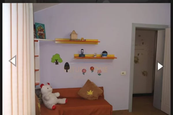 Shtepi me qera Apartament ne Tirane, 2+1, Mobilimi E mobiluar, Pagesa 700  Euro.
