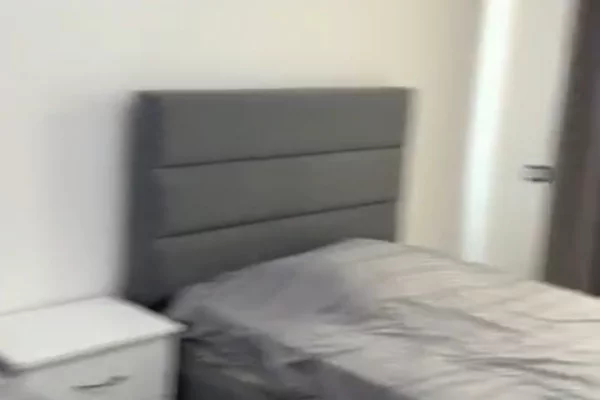 Shtepi me qera Apartament ne Tirane, 2+1, Mobilimi E mobiluar, Pagesa 650  Euro.