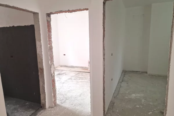 Shtepi ne shitje Apartament ne Tirane, 2+1, Mobilimi Bosh, pa mobiluar, Pagesa 16,000,000  Leke.
