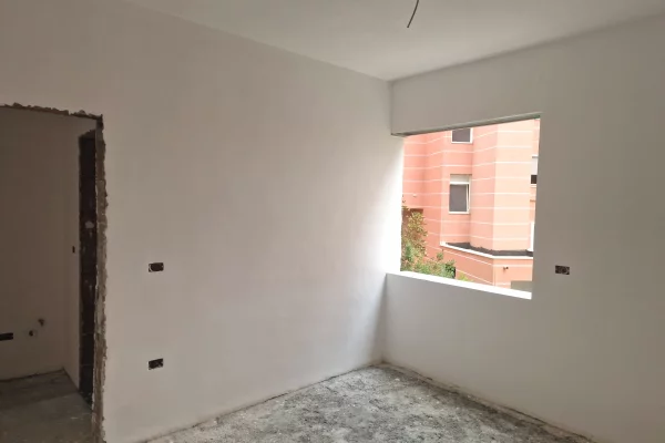 Shtepi ne shitje Apartament ne Tirane, 2+1, Mobilimi Bosh, pa mobiluar, Pagesa 16,000,000  Leke.