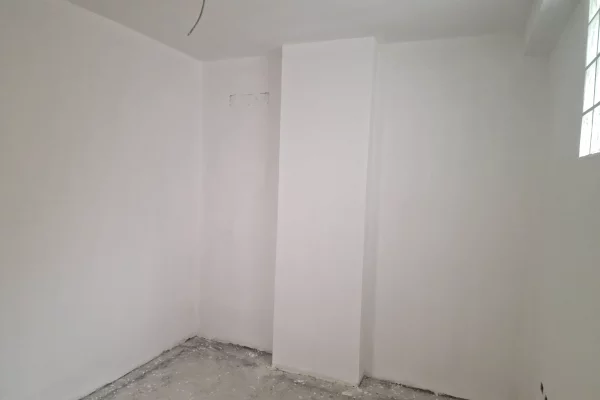 Shtepi ne shitje Apartament ne Tirane, 2+1, Mobilimi Bosh, pa mobiluar, Pagesa 16,000,000  Leke.