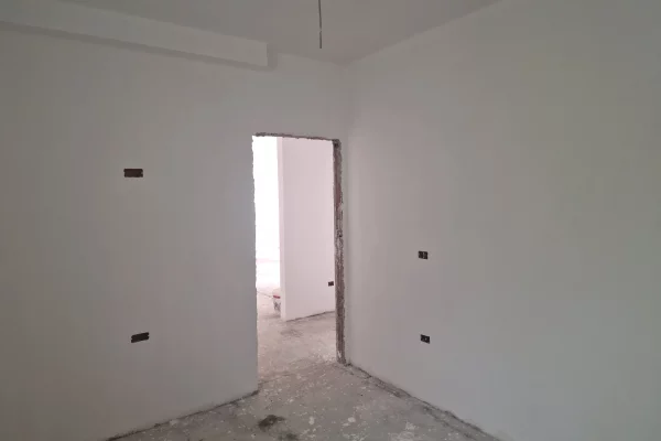 Shtepi ne shitje Apartament ne Tirane, 2+1, Mobilimi Bosh, pa mobiluar, Pagesa 16,000,000  Leke.