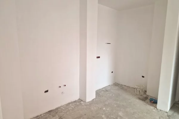 Shtepi ne shitje Apartament ne Tirane, 2+1, Mobilimi Bosh, pa mobiluar, Pagesa 16,000,000  Leke.