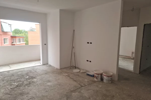 Shtepi ne shitje Apartament ne Tirane, 2+1, Mobilimi Bosh, pa mobiluar, Pagesa 16,000,000  Leke.