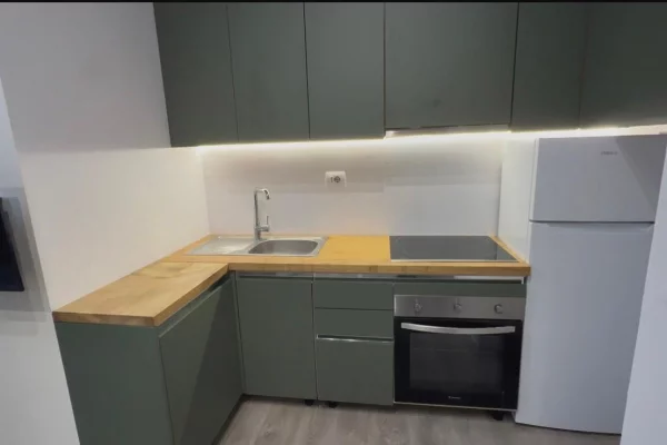 Shtepi ne shitje Apartament ne Tirane, 1+1, Mobilimi E mobiluar, Pagesa 78,000  Euro.