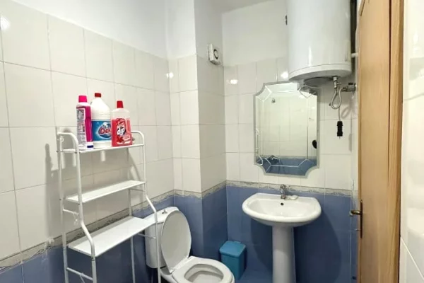 Shtepi me qera Apartament ne Tirane, 1+1, Mobilimi E mobiluar, Pagesa 47,000  Leke.