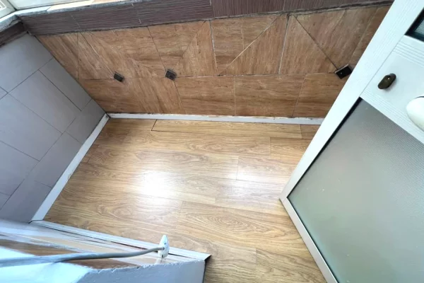 Shtepi ne shitje Apartament ne Tirane, 3+1, Mobilimi E mobiluar, Pagesa 174,000  Euro.