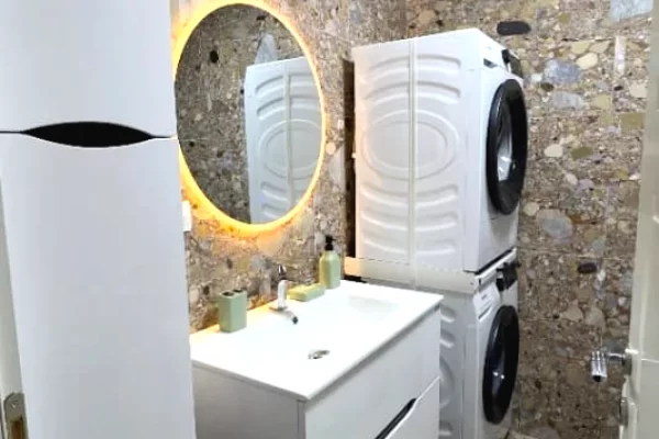 Shtepi me qera Apartament ne Tirane, 2+1, Mobilimi E mobiluar, Pagesa 90,000  Leke.