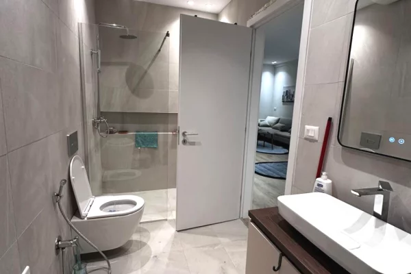 Shtepi me qera Apartament ne Tirane, 2+1, Mobilimi E mobiluar, Pagesa 75,000  Leke.