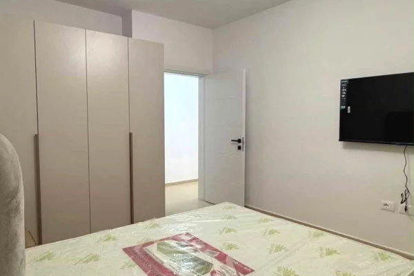 Shtepi me qera Apartament ne Tirane, 2+1, Mobilimi E mobiluar, Pagesa 65,000  Leke.