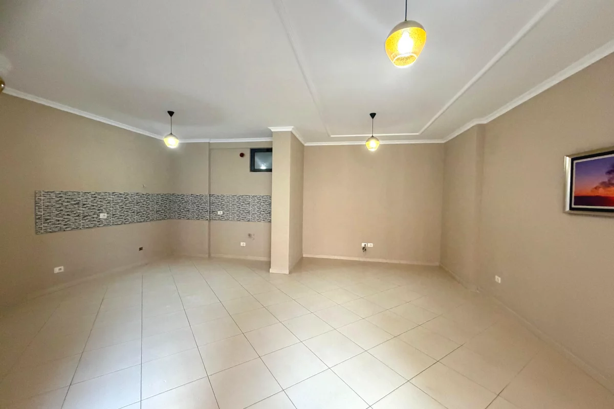 Shtepi ne shitje Apartament ne Tirane, 2+1, Mobilimi Bosh, pa mobiluar, Pagesa 15,500,000  Leke.