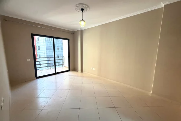 Shtepi ne shitje Apartament ne Tirane, 2+1, Mobilimi Bosh, pa mobiluar, Pagesa 15,500,000  Leke.
