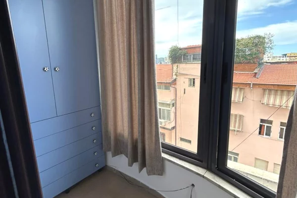 Shtepi me qera Apartament ne Tirane, 2+1, Mobilimi E mobiluar, Pagesa 80,000  Leke.