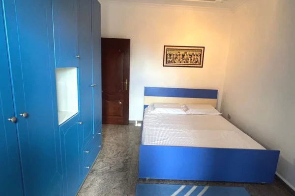 Shtepi me qera Apartament ne Tirane, 2+1, Mobilimi E mobiluar, Pagesa 80,000  Leke.