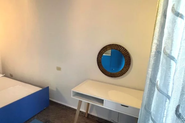 Shtepi me qera Apartament ne Tirane, 2+1, Mobilimi E mobiluar, Pagesa 80,000  Leke.