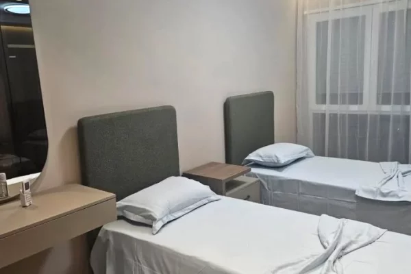 Shtepi me qera Apartament ne Tirane, 2+1, Mobilimi E mobiluar, Pagesa 70,000  Leke.