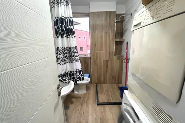 Shtepi ne shitje Apartament ne Tirane, 3+1, Mobilimi E mobiluar, Pagesa 189,000  Euro.