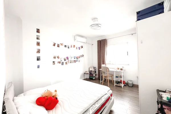 Shtepi ne shitje Apartament ne Tirane, 2+1, Mobilimi E mobiluar, Pagesa 17,000,000  Leke.
