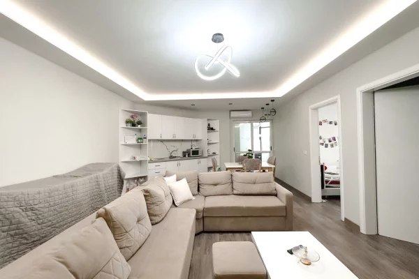 Shtepi ne shitje Apartament ne Tirane, 2+1, Mobilimi E mobiluar, Pagesa 17,000,000  Leke.