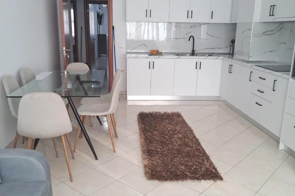 Shtepi me qera Apartament ne Tirane, 2+1, Mobilimi E mobiluar, Pagesa 60,000  Leke.