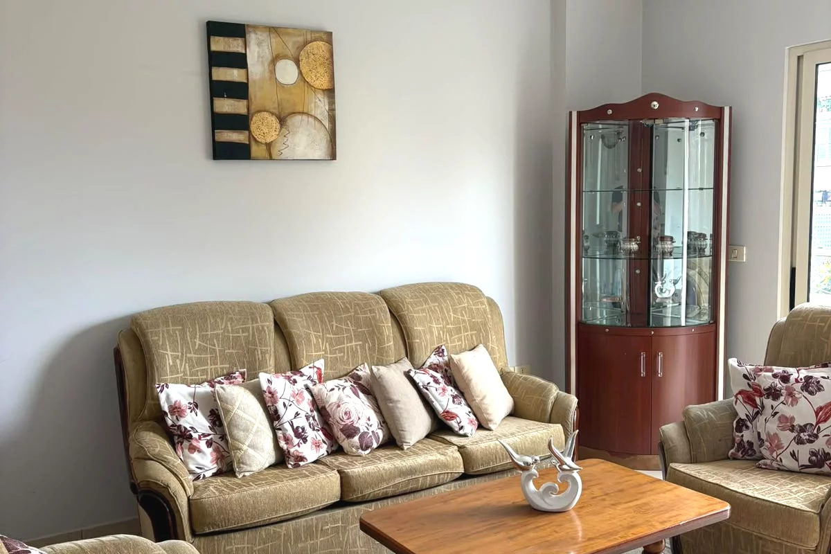 Shtepi me qera Apartament ne Tirane, 2+1, Mobilimi E mobiluar, Pagesa 60,000  Leke.
