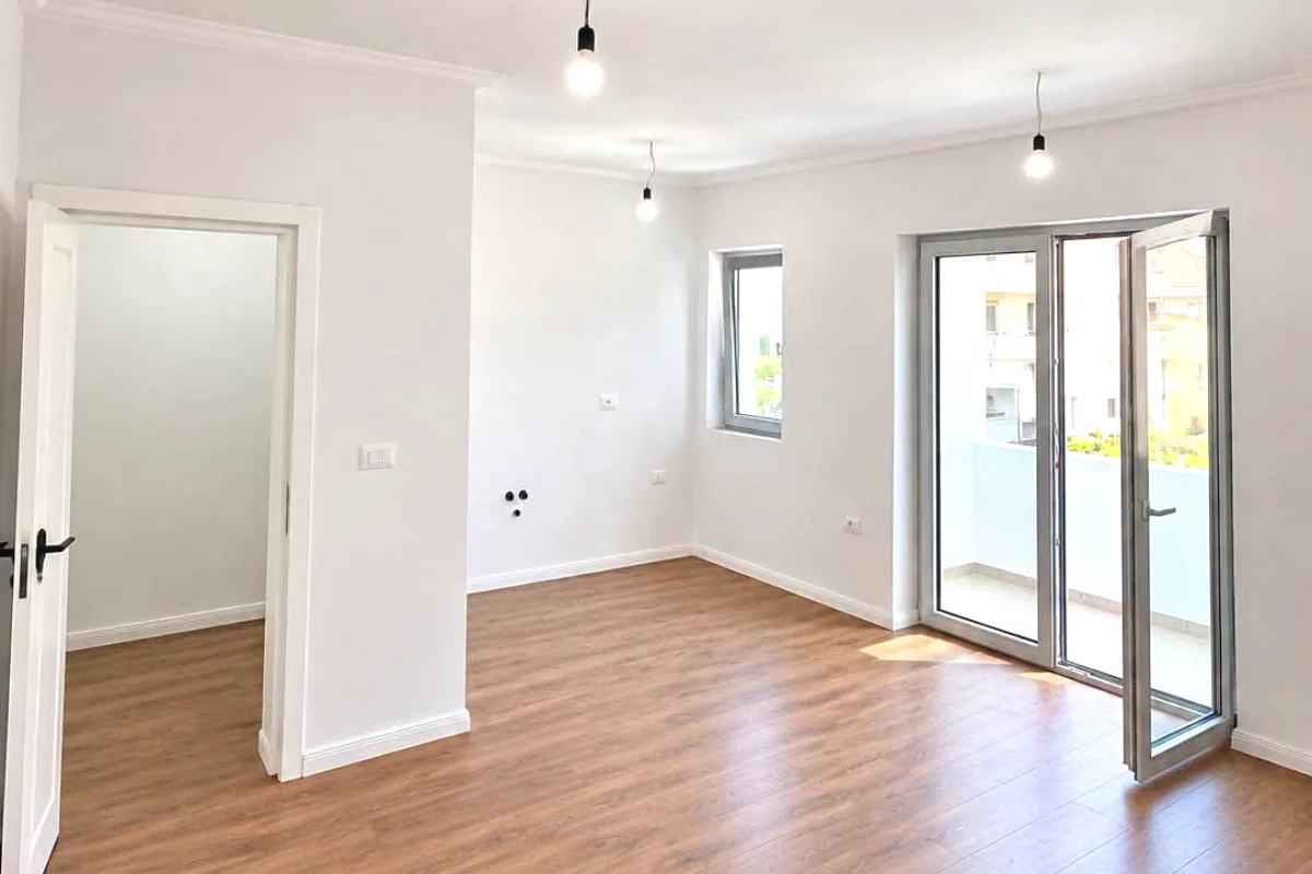 Shtepi ne shitje Apartament ne Tirane, 2+1, Mobilimi E mobiluar, Pagesa 249,000  Euro.
