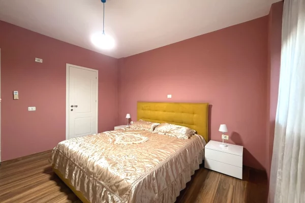 Shtepi me qera Apartament ne Tirane, 2+1, Mobilimi E mobiluar, Pagesa 80,000  Leke.