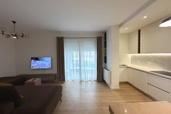 Shtepi me qera 2+1 ne Tirane - 900 Euro