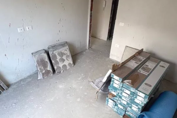 Shtepi ne shitje Apartament ne Tirane, 2+1, Mobilimi Bosh, pa mobiluar, Pagesa 199,000  Euro.