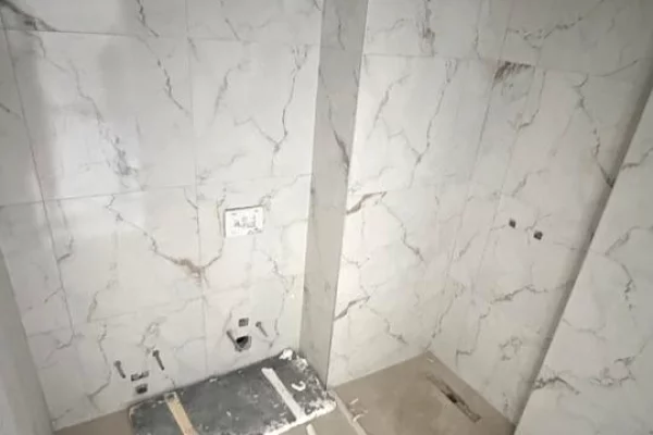 Shtepi ne shitje Apartament ne Tirane, 2+1, Mobilimi Bosh, pa mobiluar, Pagesa 199,000  Euro.