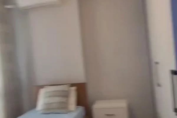 Shtepi me qera Apartament ne Tirane, 3+1, Mobilimi E mobiluar, Pagesa 100,000  Leke.