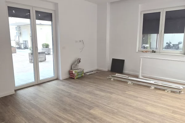 Shtepi ne shitje Apartament ne Tirane, 1+1, Mobilimi Bosh, pa mobiluar, Pagesa 15,500,000  Leke.