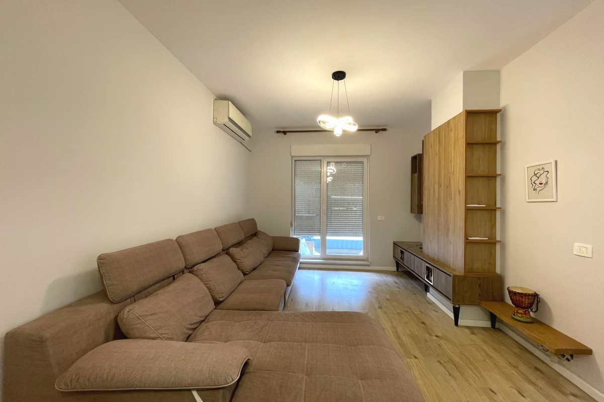 Shtepi me qera Apartament ne Tirane, 2+1, Mobilimi E mobiluar, Pagesa 80,000  Leke.