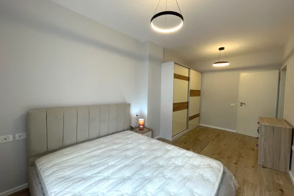 Shtepi me qera Apartament ne Tirane, 2+1, Mobilimi E mobiluar, Pagesa 80,000  Leke.