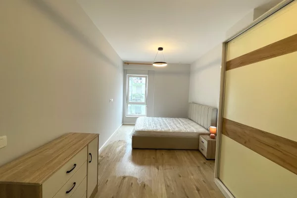 Shtepi me qera Apartament ne Tirane, 2+1, Mobilimi E mobiluar, Pagesa 80,000  Leke.