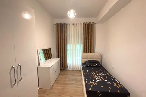Shtepi me qera Apartament ne Tirane, 2+1, Mobilimi E mobiluar, Pagesa 500  Euro.