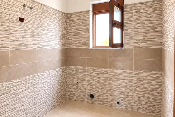 Shtepi ne shitje Shtepi Private ne Tirane, 2+1, Mobilimi Bosh, pa mobiluar, Pagesa 13,900,000  Leke.