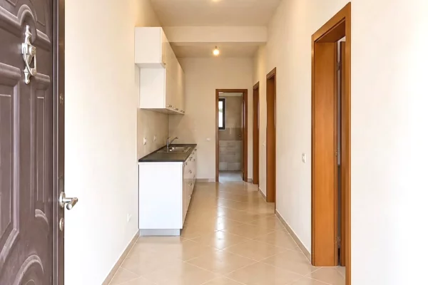 Shtepi ne shitje Shtepi Private ne Tirane, 2+1, Mobilimi Bosh, pa mobiluar, Pagesa 13,900,000  Leke.