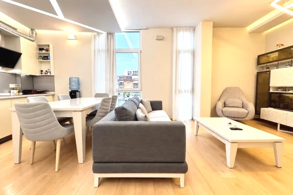 Shtepi ne shitje Apartament ne Tirane, 2+1, Mobilimi E mobiluar, Pagesa 330,000  Euro.