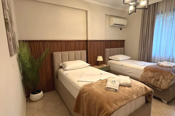 Shtepi me qera Apartament ne Tirane, 3+1, Mobilimi E mobiluar, Pagesa 120,000  Leke.