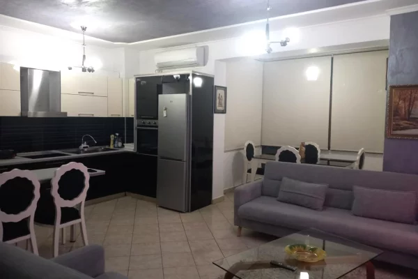 Shtepi me qera Apartament ne Tirane, 2+1, Mobilimi E mobiluar, Pagesa 70,000  Leke.