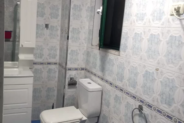 Shtepi me qera Apartament ne Tirane, 2+1, Mobilimi E mobiluar, Pagesa 70,000  Leke.