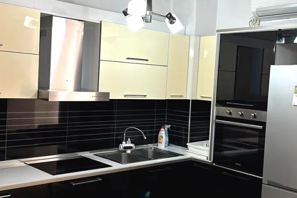 Shtepi me qera Apartament ne Tirane, 2+1, Mobilimi E mobiluar, Pagesa 70,000  Leke.